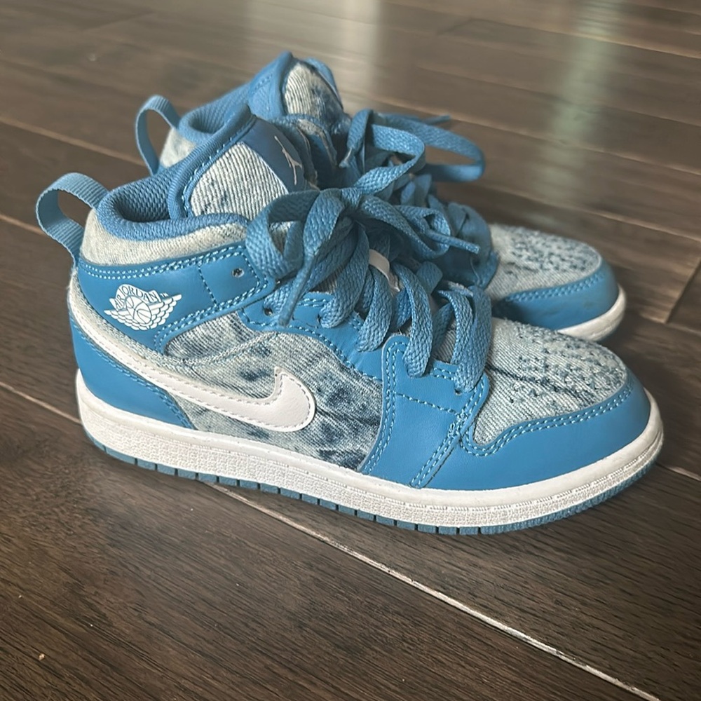Nike Air Jordan high top sneaker size 12.5